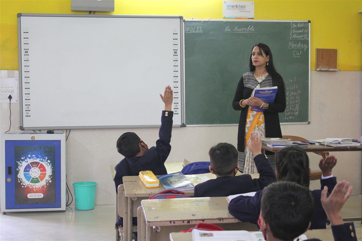 Middle school classroom at Scholars' Home, best school in Gomti Nagar